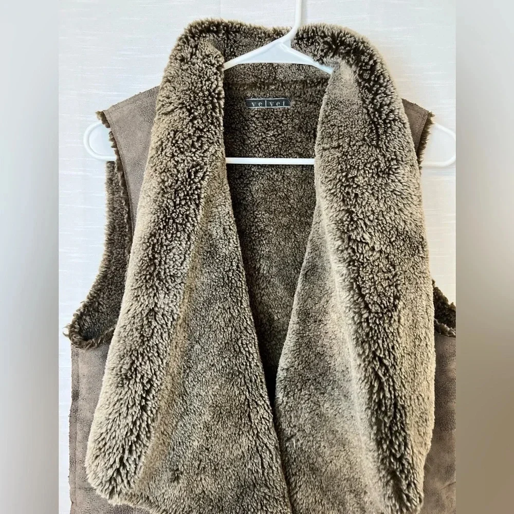Velvet Taupe Faux Leather Vest Womens Open Front Pockets Faux Fur - Picture 3 of 9